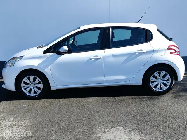 Peugeot 208 1.2 VTi Blue Lease Airco/navi/Pdc 2013 Benzine 21