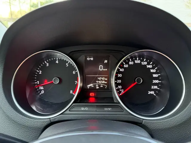 Volkswagen Polo - 1.2 TSI Comfortline - 2015 2015 Benzine 12