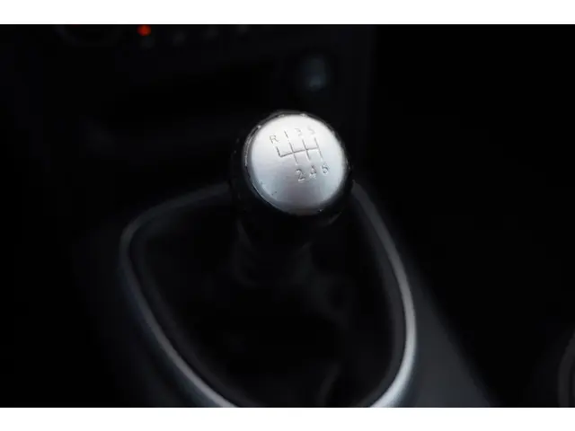 Nissan QASHQAI 2.0 Accenta 4x4 2013 Benzine 24