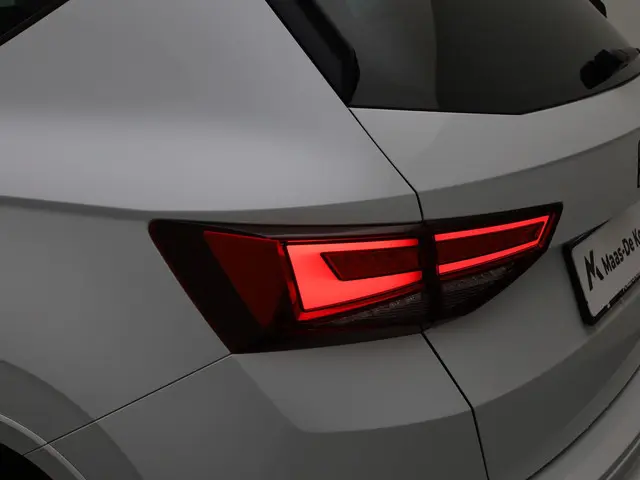 SEAT Ateca 1.5TSI/150PK FL FR DSG 2022 Benzine 37