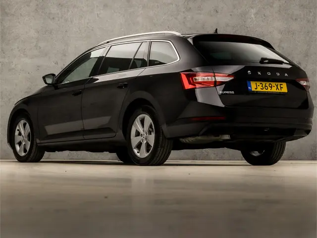 Škoda Superb Combi 1.5 TSI ACT Sport Deluxe 2020 Benzine 3