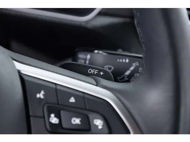 Volkswagen T-Cross 1.0 TSI R-Line Automaat 2025 Benzine 19