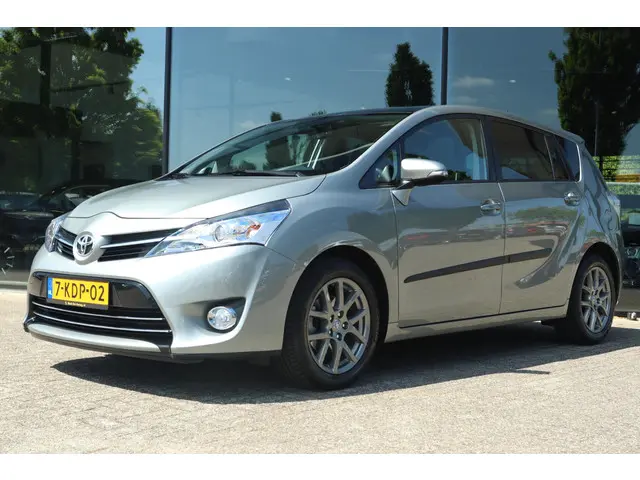 Toyota Verso 1.8 VVT-i BUSINESS AUT. 2013 Benzine
