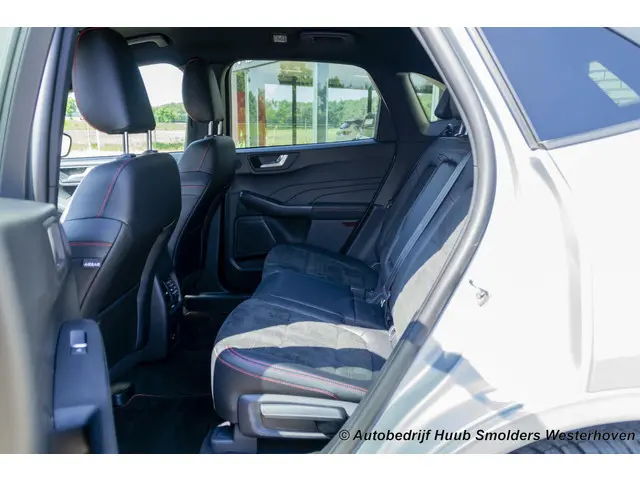 Ford Kuga 2.5 PHEV e-CVT ST-Line X 2022 Hybride Benzine 19