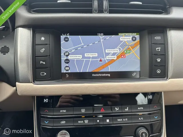 Jaguar XF 2.0d Portfolio 2016 Diesel 26