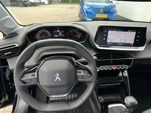 Peugeot 208 1.2 Turbo 100 PK Allure 2023 Benzine 15