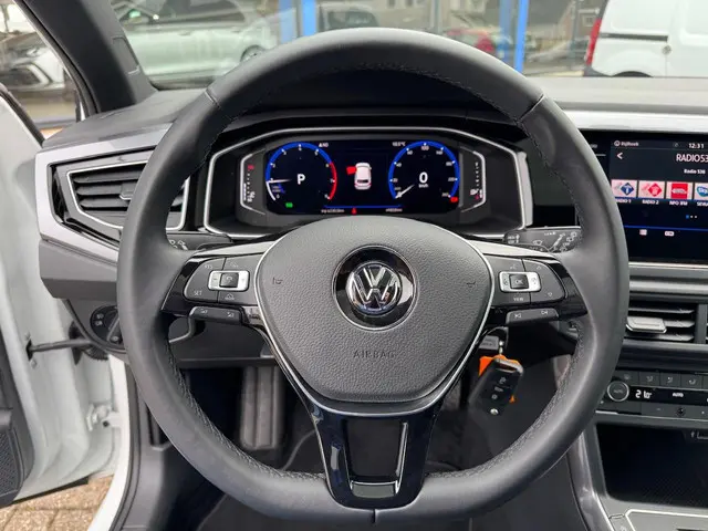 Volkswagen Polo 1.0 TSI Highline R-Line 2019 Benzine 24