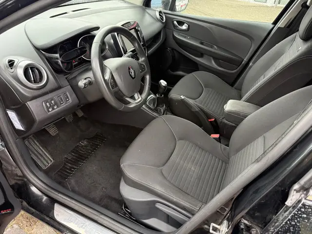 Renault Clio Estate 0.9 TCe Limited 2017 Benzine 7