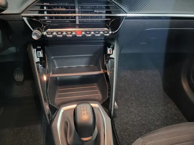 Peugeot 208 1.2 PureTech Active Pack 2022 Benzine 13