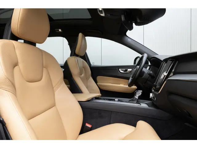 Volvo XC60 2.0 T5 Inscription Panorama|Leder| 2018 Benzine 11