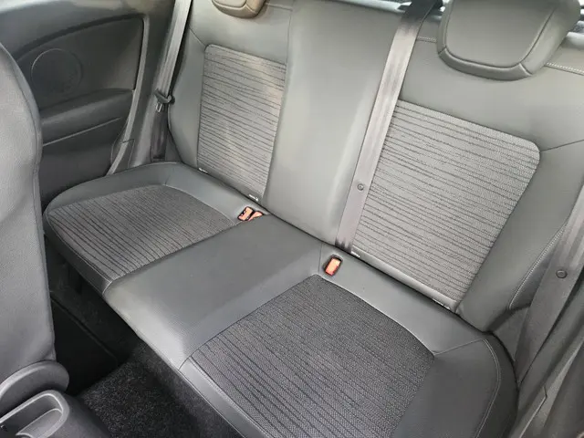 Opel Corsa 1.4-16V Opc-Line,Sport 2014 Benzine 15