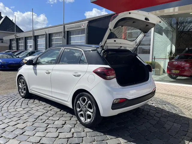 Hyundai i20 1.2 MPI Comfort 2019 Benzine 27