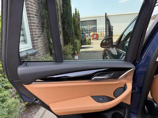 BMW X3 xDrive30e High Executive 2022 Hybride Benzine 12