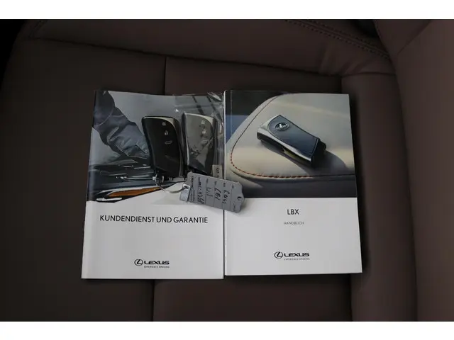 Lexus LBX Elegant 2WD 2024 Hybride Benzine 9