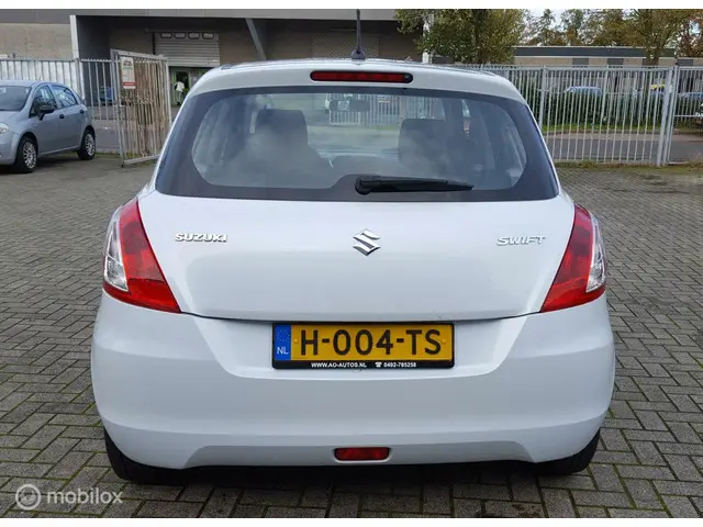 Suzuki Swift 1.2 Beat EASSS / 123040 km.(NAP) 2015 Benzine 10
