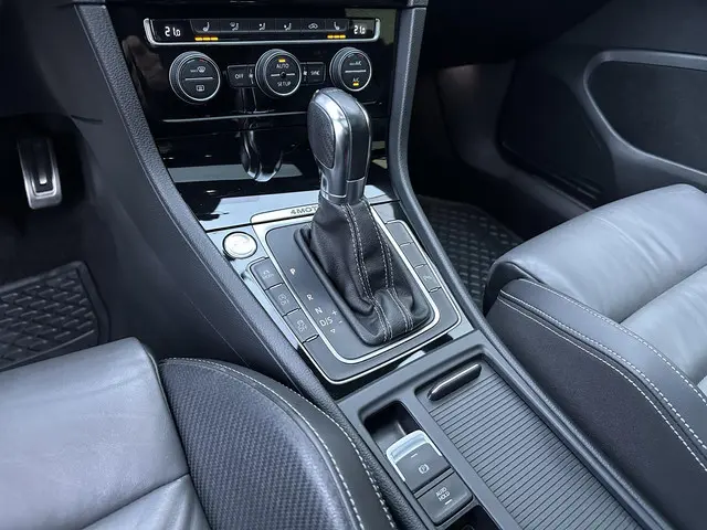 Volkswagen Golf 2.0 TSI R 4Motion 2014 Benzine 21