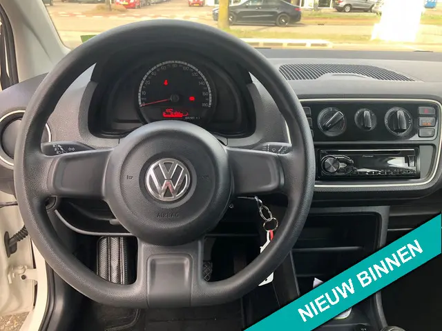 Volkswagen up! 1.0 cheer up! BlueMotion 2013 Benzine 7
