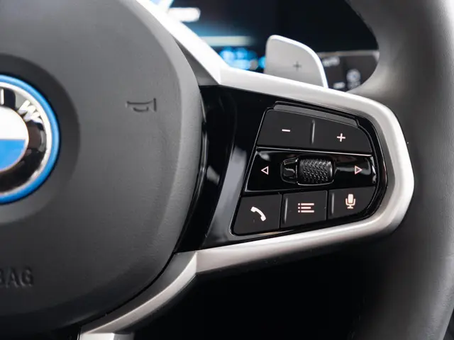 BMW 3 Serie Touring 330e 2025 Hybride Benzine 28