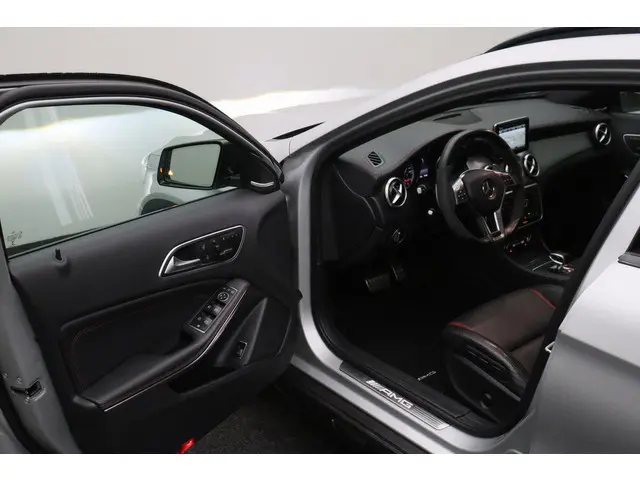 Mercedes-Benz GLA AMG 45 4Matic Edition 1 2014 Benzine 5