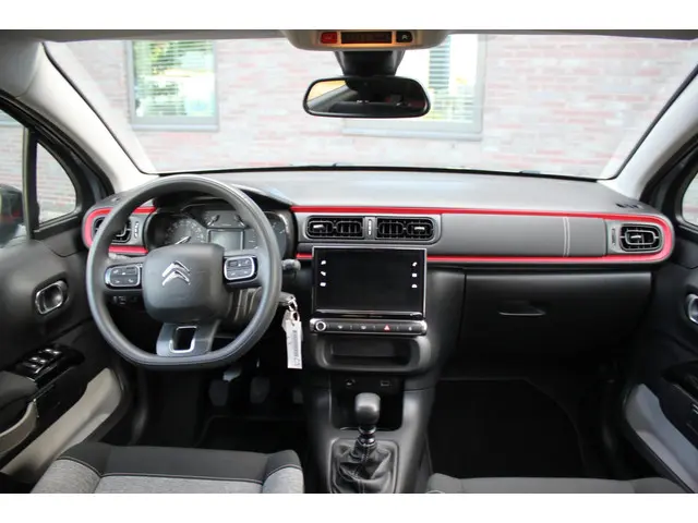Citroën C3 1.2 PureTech C-Series 2021 Benzine 18