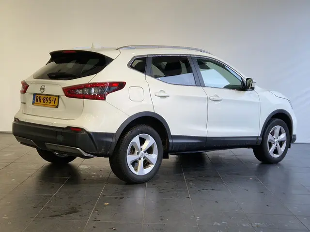 Nissan QASHQAI 1.2 Business Edition 2018 Benzine 2