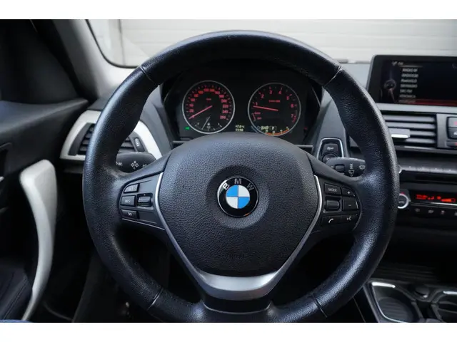 BMW 1 Serie 116i High Executive 2013 Benzine 23