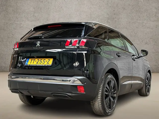 Peugeot 3008 1.2 PureTech Premium Sport 2018 Benzine 3
