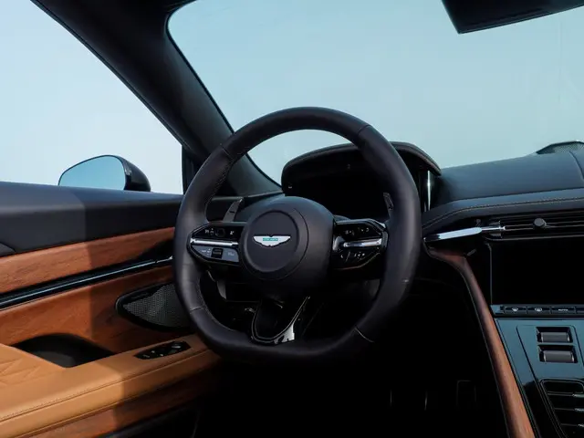 Aston Martin V8 Volante DB12 4.0 2024 Benzine 32