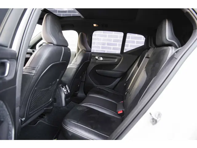 Volvo XC40 1.5 T5 Recharge R-Design 2020 Hybride Benzine 8