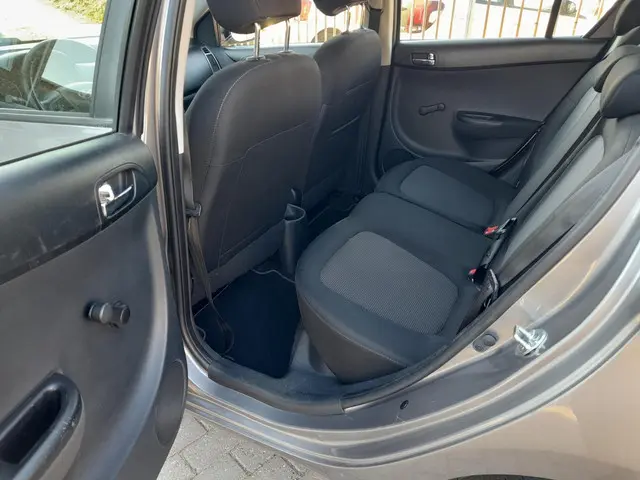Hyundai i20 1.2i i-Motion 2012 Benzine 4