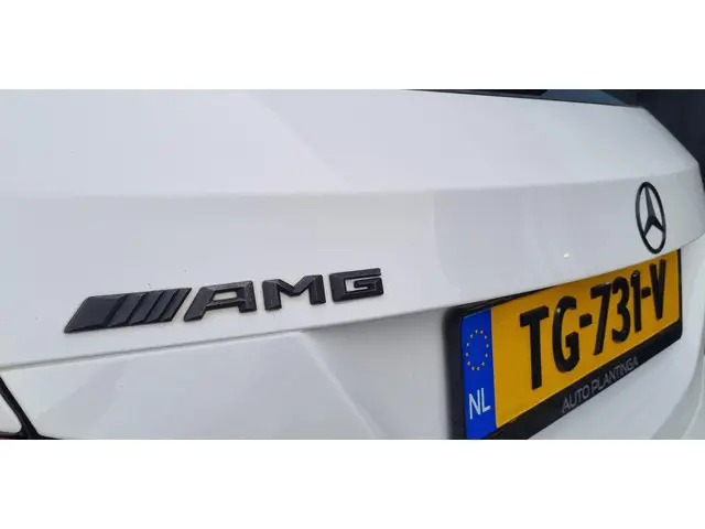 Mercedes-Benz CLA Shooting Brake 180 2018 Benzine 18