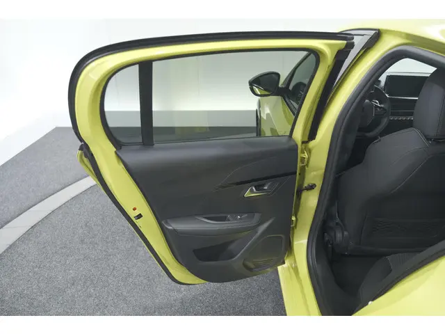 Peugeot 208 Hybrid 136 e-DCS6 GT 2024 Hybride Benzine 59