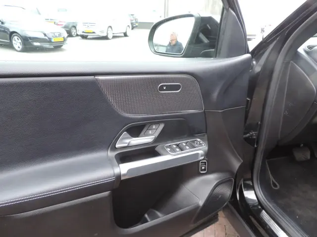 Mercedes-Benz GLB 200 Premium 7p. vol vol 2020 Benzine 15