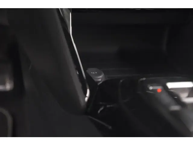 Peugeot 208 PureTech 131 EAT8 GT 2023 Benzine 47