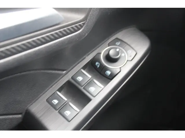 Ford Kuga 2.5 FHEV ST-Line 2025 Hybride Benzine 9