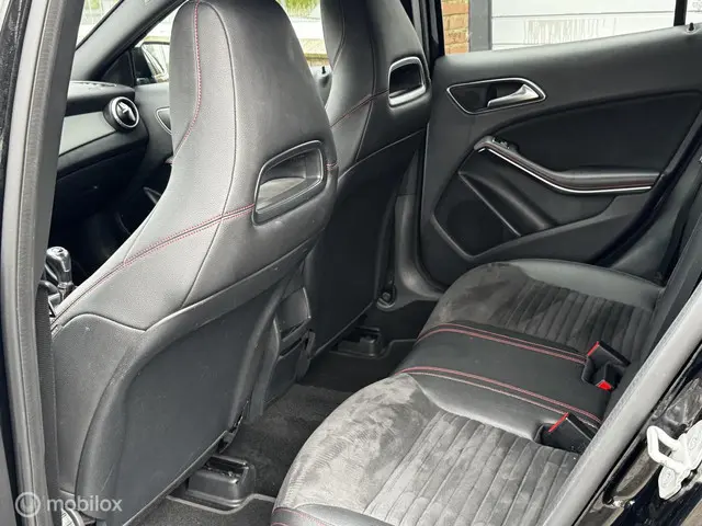 Mercedes-Benz GLA 180 Prestige 2016 Benzine 15