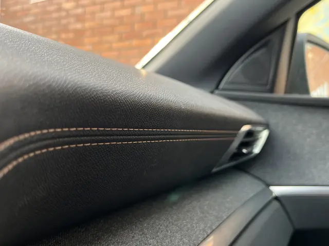 Peugeot 5008 PureTech 130 GT-Line 2019 Benzine 34