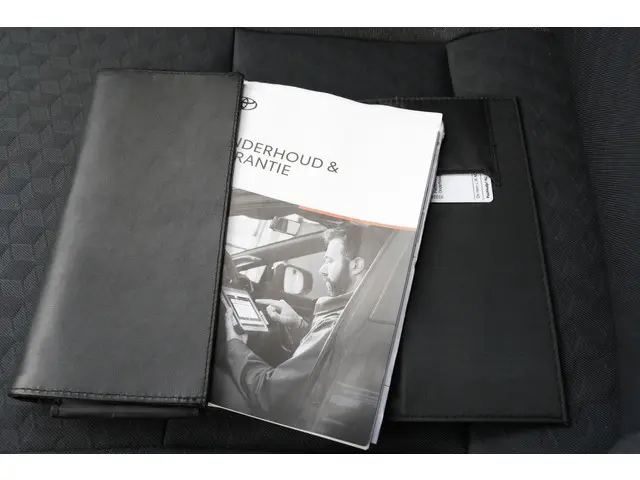 Toyota Yaris 1.5 Hybrid Active 2022 Hybride Benzine 24