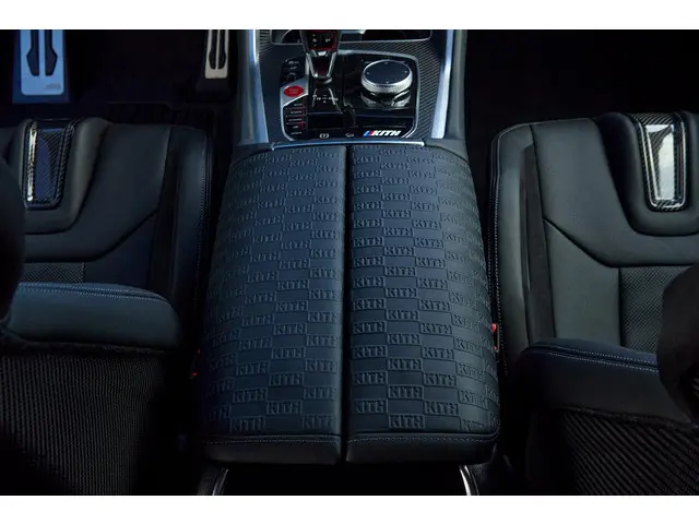 BMW XM By Kith 2025 Hybride Benzine 9