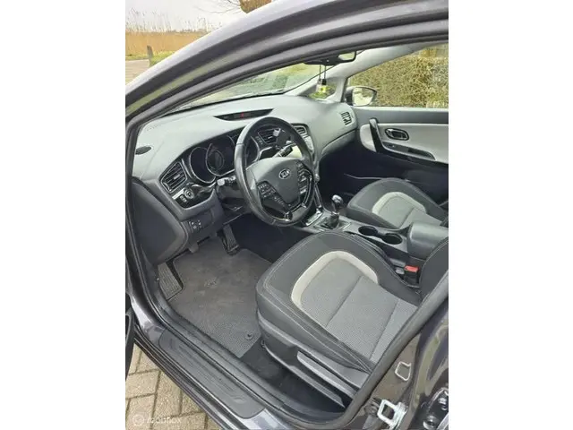 Kia pro_cee'd 1.6 CRDi Nieuwe APK 2015 Diesel 8