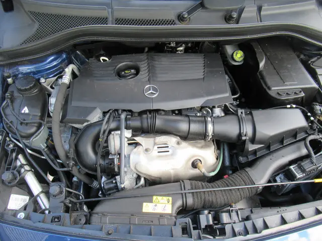 Mercedes-Benz B-Klasse 180 Automaat 2012 Benzine 18