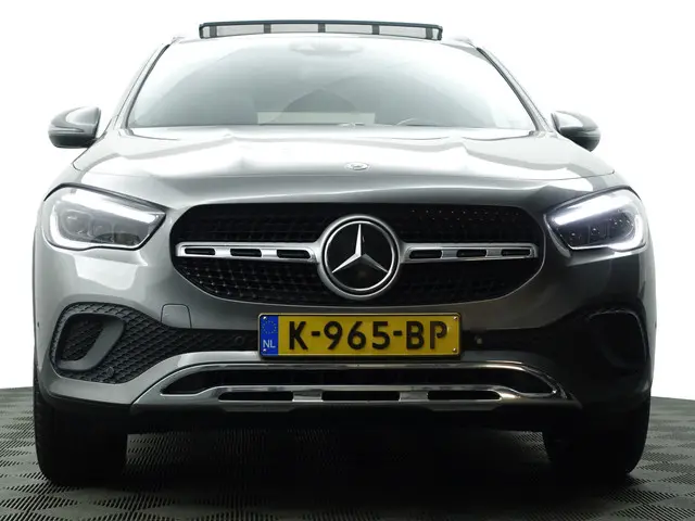 Mercedes-Benz GLA 200 Premium Luxury Aut- 2020 Benzine 28