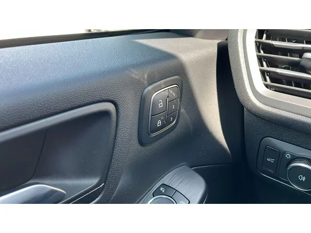 Ford Kuga 2.5 FHEV ST-Line X 2024 Hybride Benzine 26