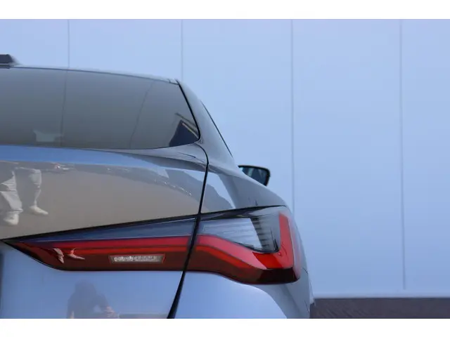BMW i4 eDrive40 High Executive 84 kWh 2022 Elektrisch 8