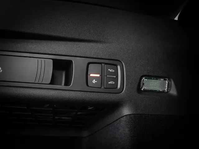 Audi Q6 e-tron S edition 252 PK 2025 Elektrisch 30