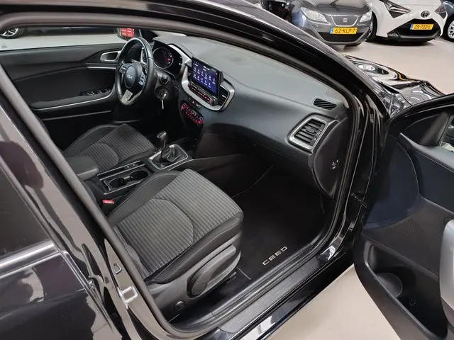 Kia Ceed 1.0 T-GDi DynamicLine 2022 Benzine 16
