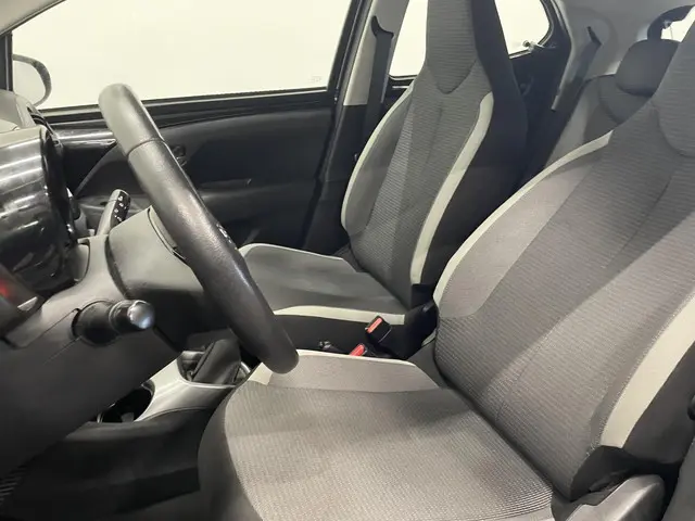 Toyota Aygo 1.0 VVT-i X-Play 5-DRS 2020 Benzine 9