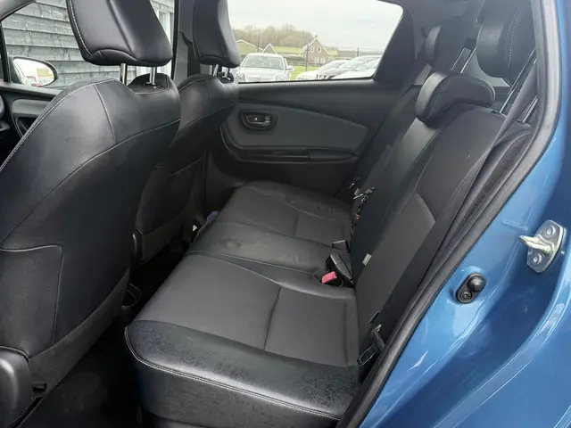 Toyota Yaris 1.5 Hybrid Dynamic 2014 Hybride Benzine 12