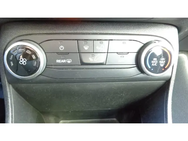 Ford Fiesta 1.1 Trend 2018 Benzine 12