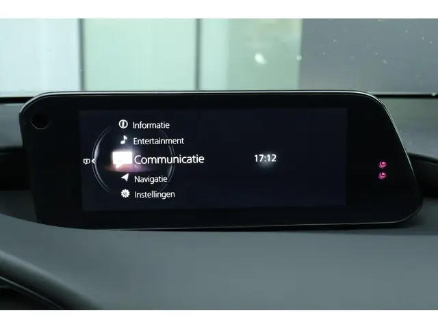 Mazda 3 2.0 e-SkyActiv-X M Hybrid 180 Luxury 2021 Benzine 24